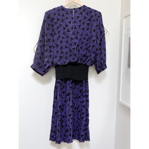 Vintage 80s Purple Triangle Print Dress, 3/4" Sleeve, Black Cinch Waist, Chiffon - Picture 6 of 8